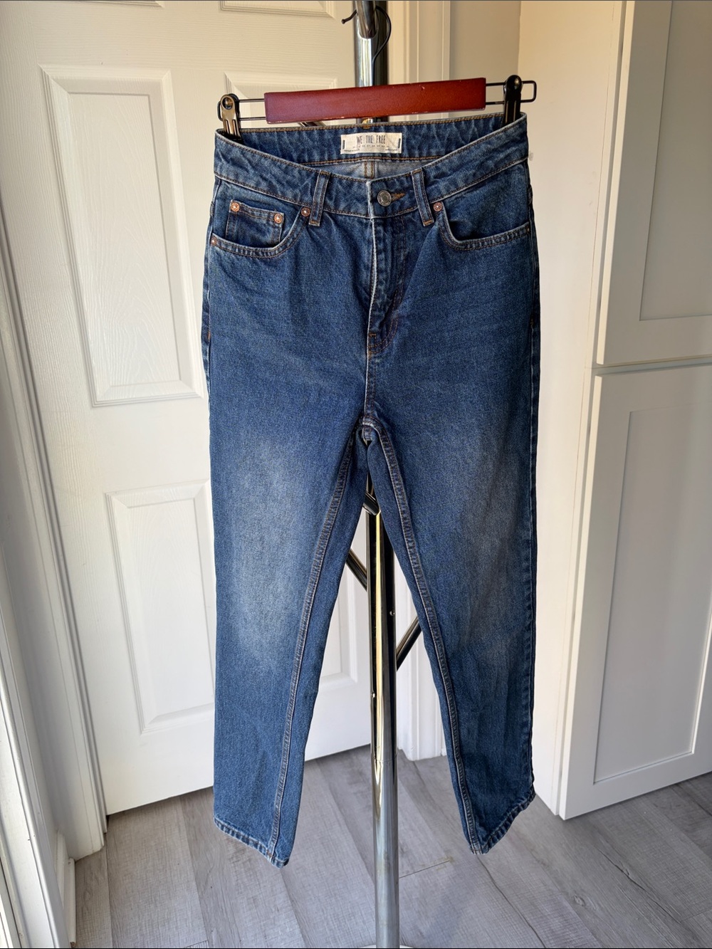 We the free Straight-Leg Jeans in Dark Blue Denim, Size waist 25.